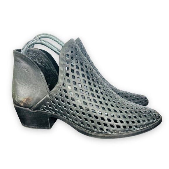 Musse & Cloud Network Perf Ankle Bootie Distressed Black Women's 7 - Picture 4 of 11